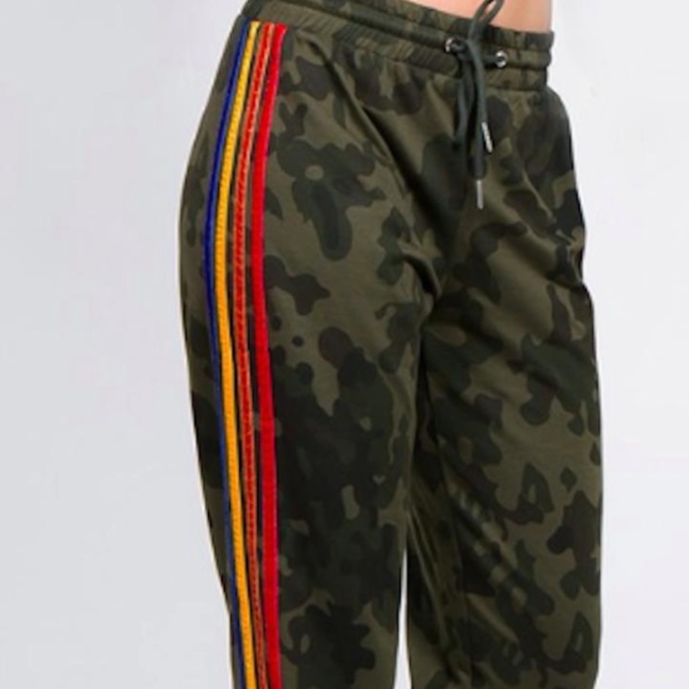 Signature 8 Multi Color Camo Joggers M - image 2